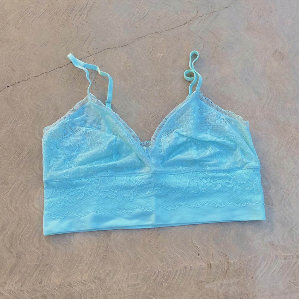 VICTORIA’S SECRET | Light Blue Lace Bra S